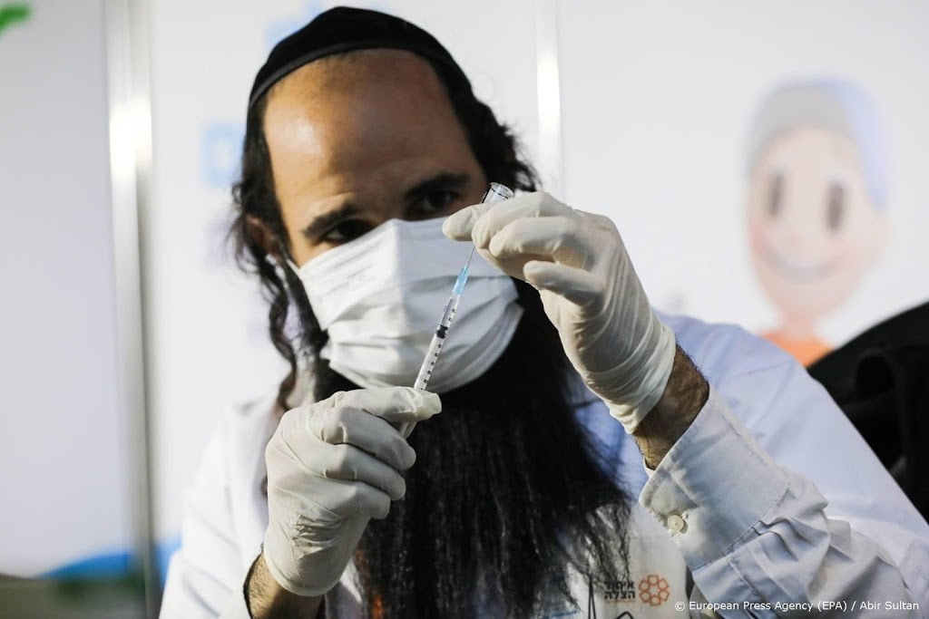 Israël gaat iedereen boven de 16 vaccineren tegen coronavirus