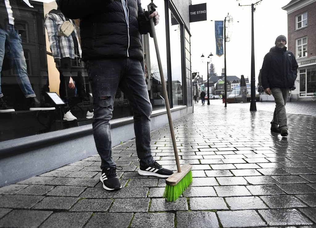 Mannen vast voor rellen Den Bosch, beslag gelegd op voertuigen