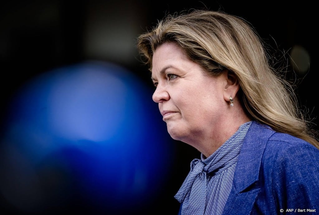 Minister Van der Wal vindt mogelijke terugkeer lynx een dilemma