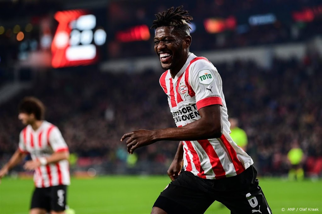 PSV-trainer Van Nistelrooij vreesde voor vertrek Sangaré