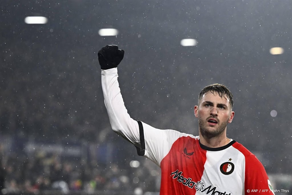 Spits Giménez tekent tot medio 2029 bij AC Milan