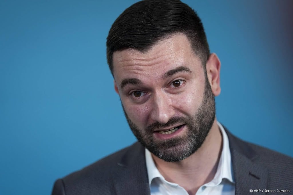 D66 zakt op asiel door een ondergrens, vindt Van Baarle (DENK)