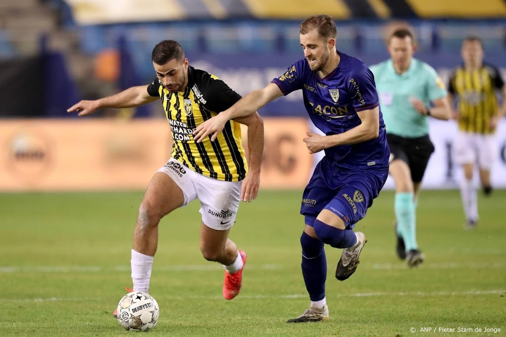 Spelmaker Tannane staat in halve finale weer op bij Vitesse