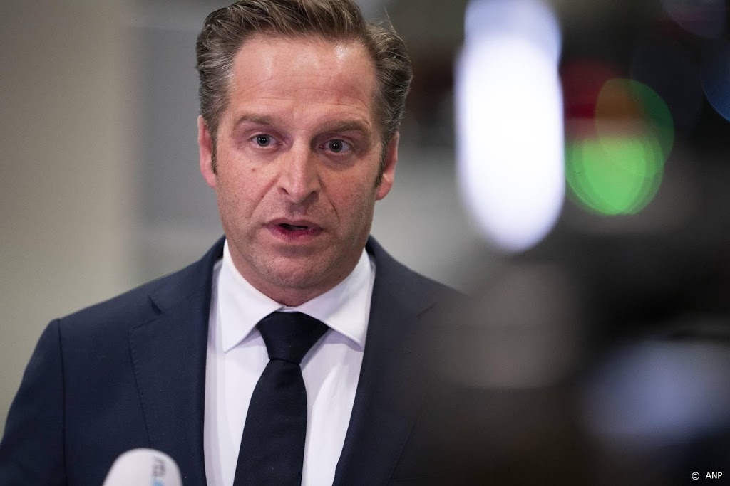 De Jonge onderzoekt of één vaccinatie voldoende is na besmetting