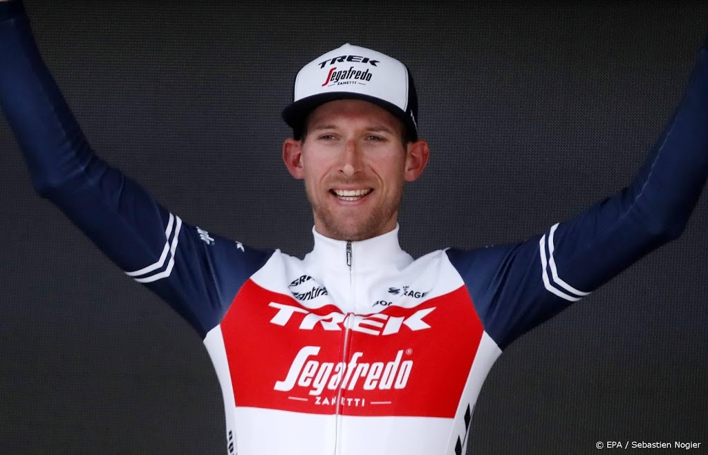 Wielrenner Mollema wint eerste profkoers van het jaar in Italië