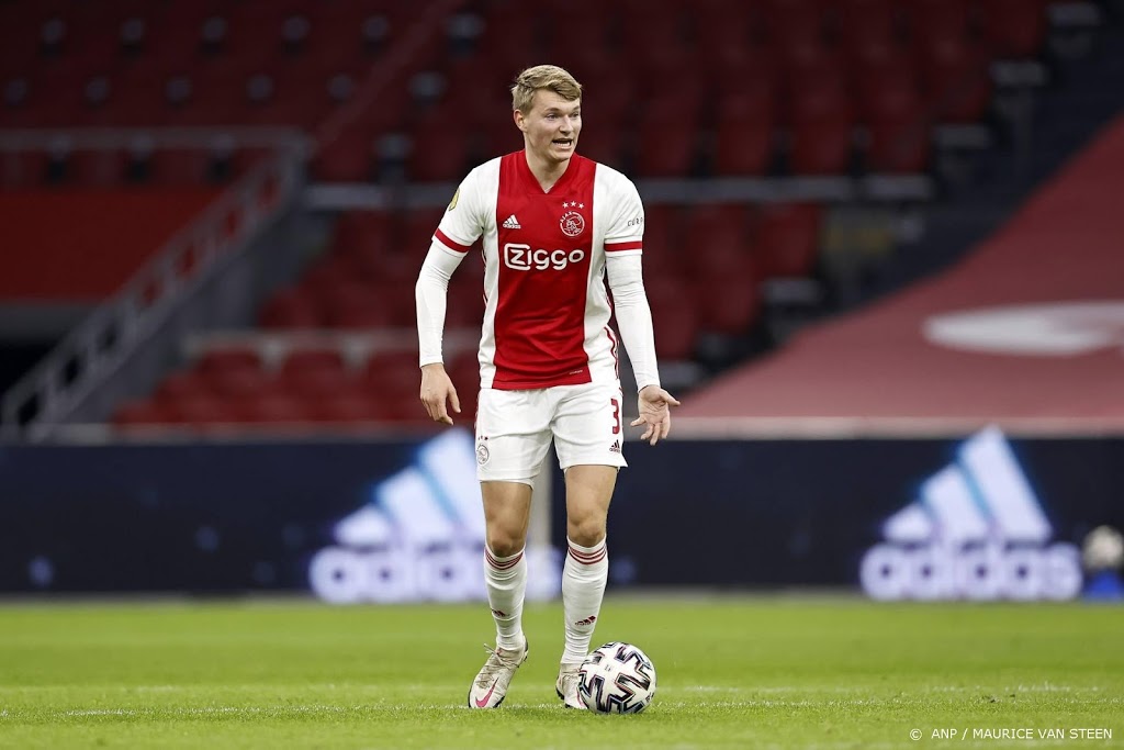 Ajax start met Schuurs tegen Heerenveen 