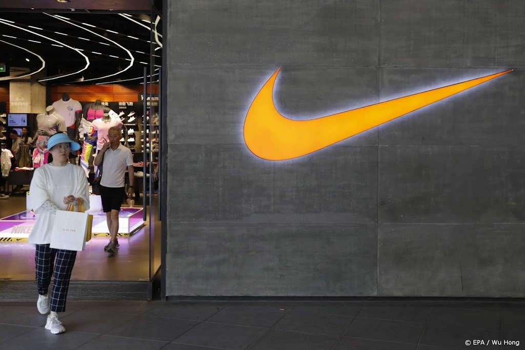 Nike sluit tijdelijk al zijn winkels in Rusland