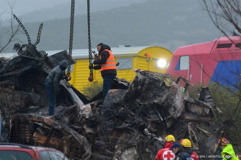 Griekse politie doorzoekt treinstation na dodelijke crash