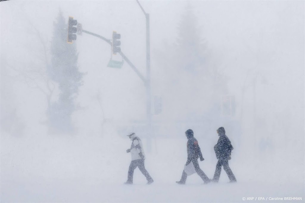 Sneeuwstorm teistert Californië en Nevada in VS