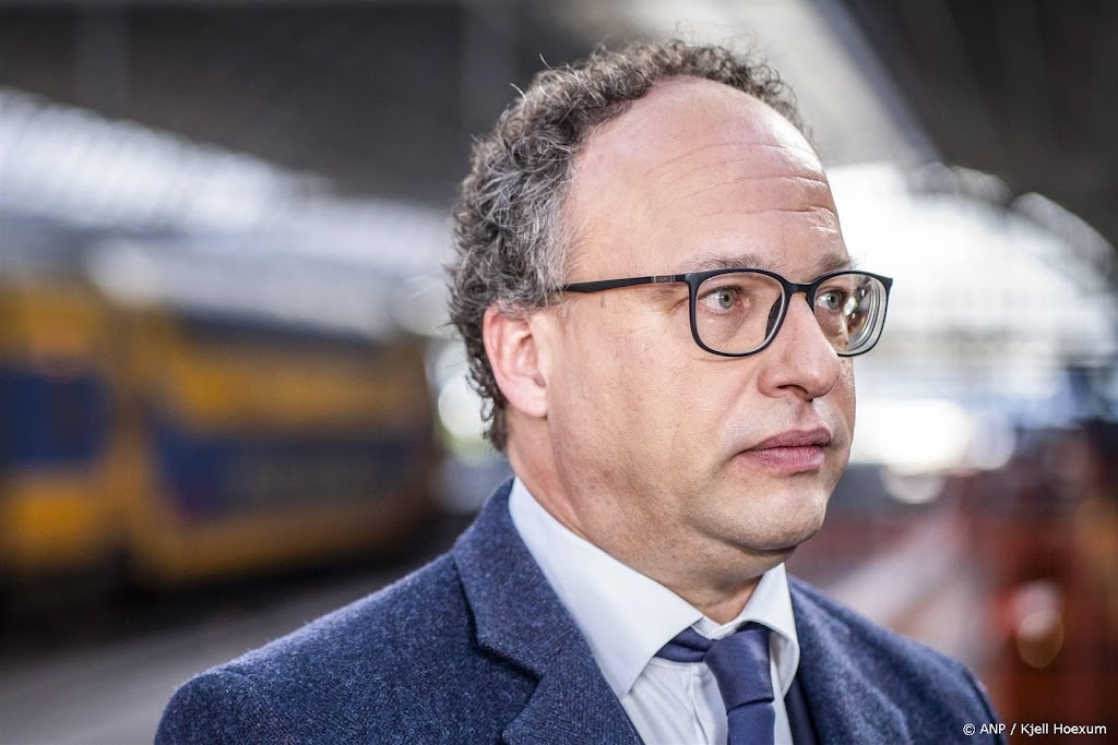 NS-topman hoopt op politieke oplossing tegen duurdere prijzen