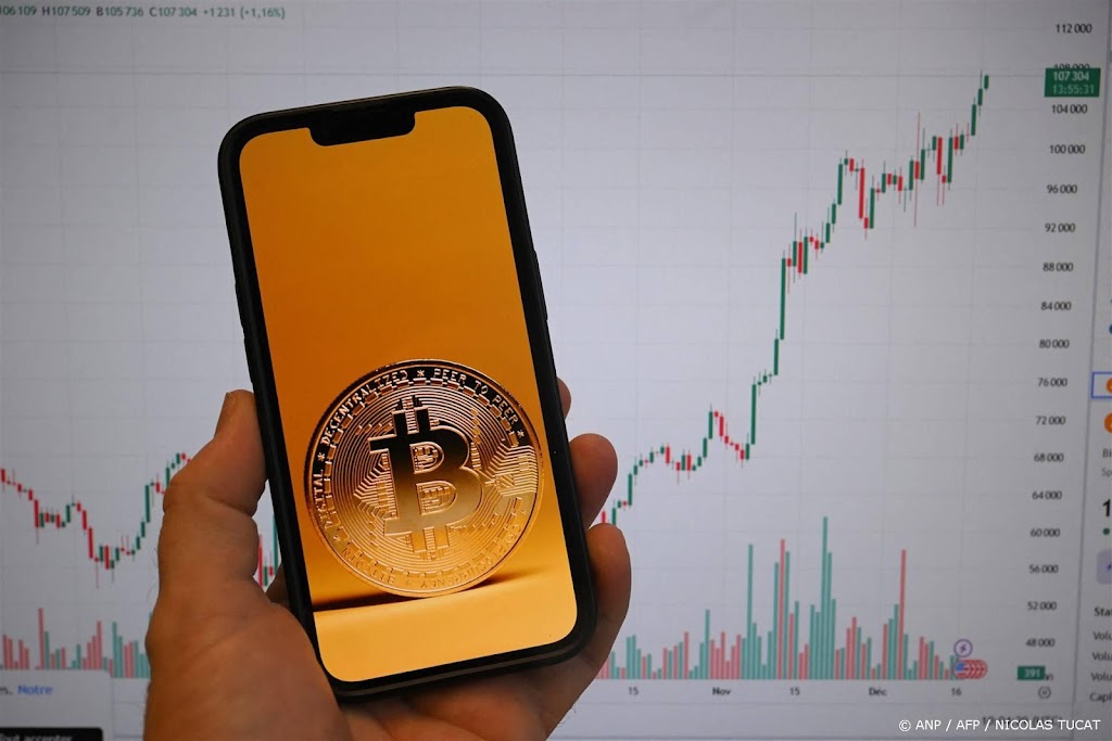 Bitcoin stijgt weer in waarde en komt boven 90.000 dollar uit