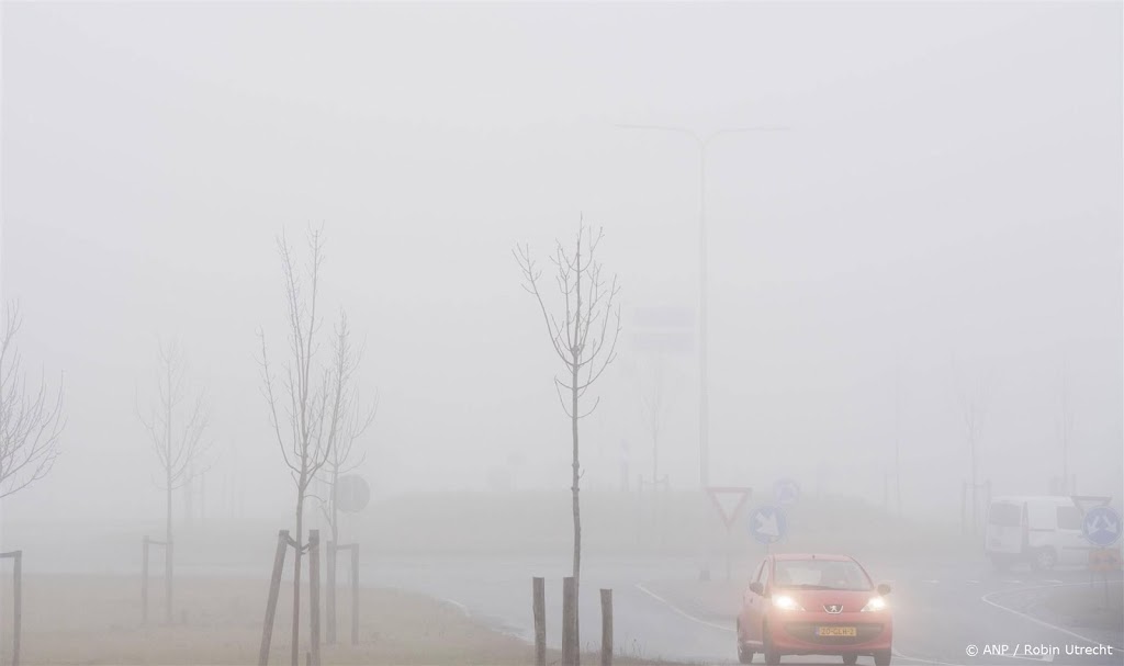 Code geel in noorden en westen van land om dichte mist 