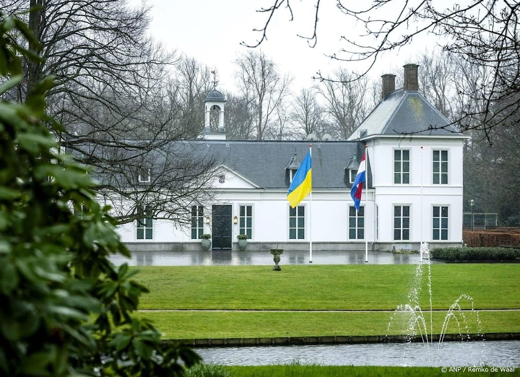 Kabinet komt wekelijks bij elkaar om spanningen in wereld