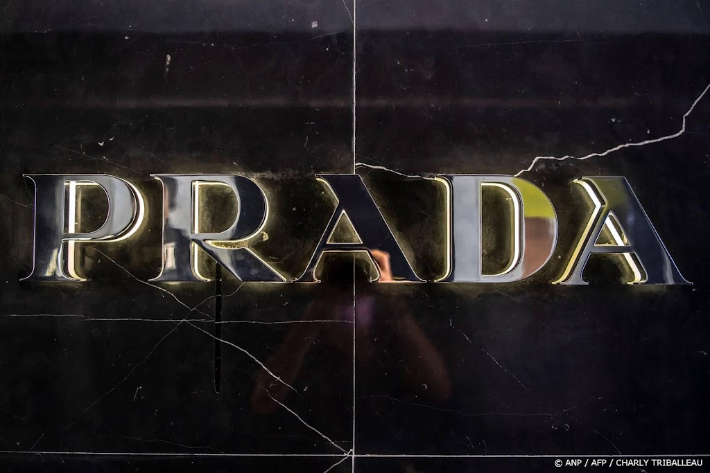 Prada kan overname Versace deze maand afronden, meldt Bloomberg