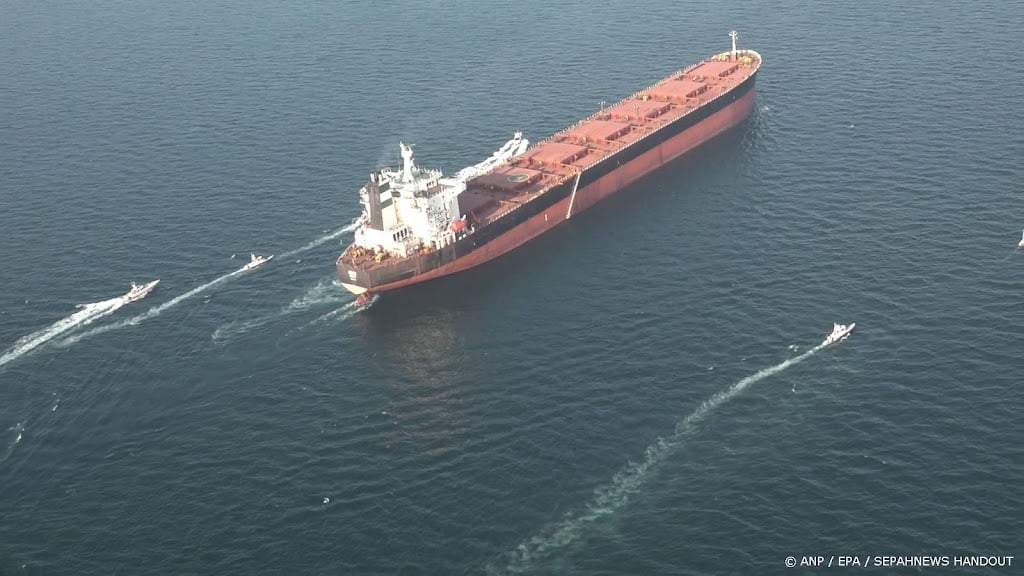 Nog genoeg voorraad op schepen die vastzitten in Perzische Golf 