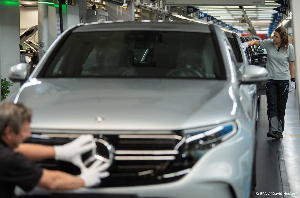 Daimler tekent voor kredietlijn van 12 miljard