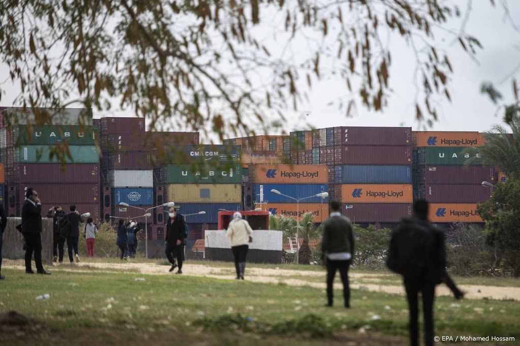 File Suezkanaal opgelost die ontstond door gestrand schip