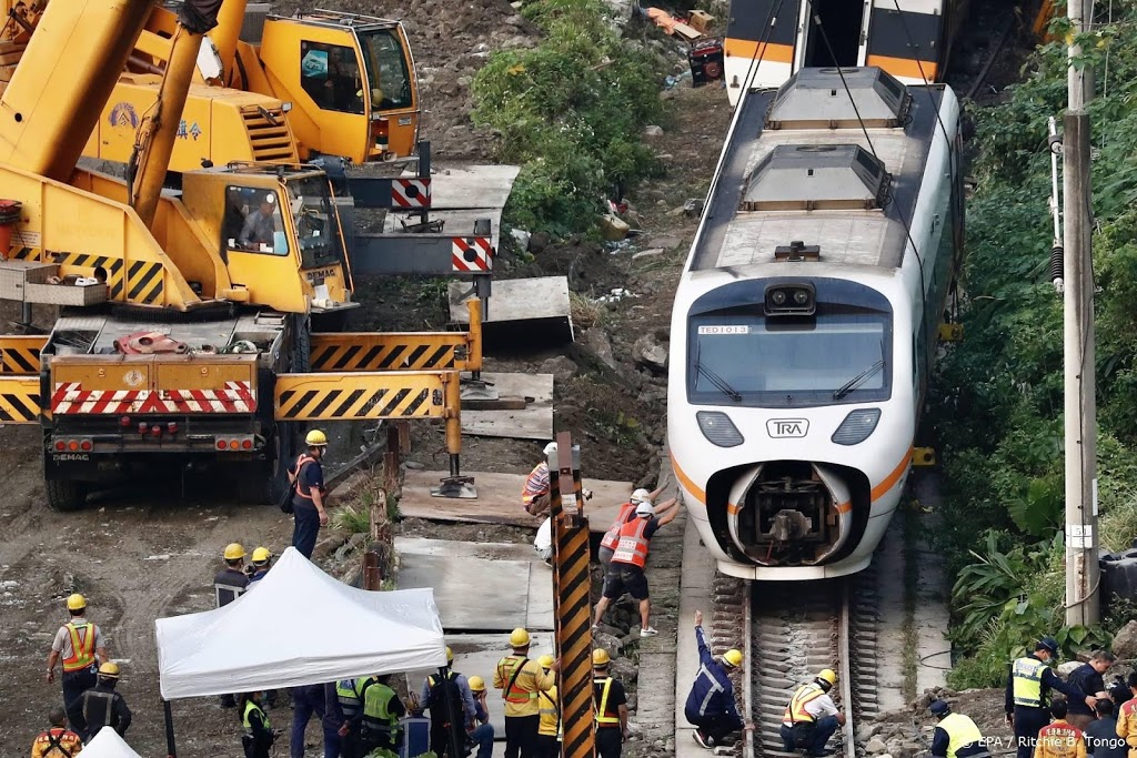 Zeker drie buitenlanders onder doden treinramp Taiwan