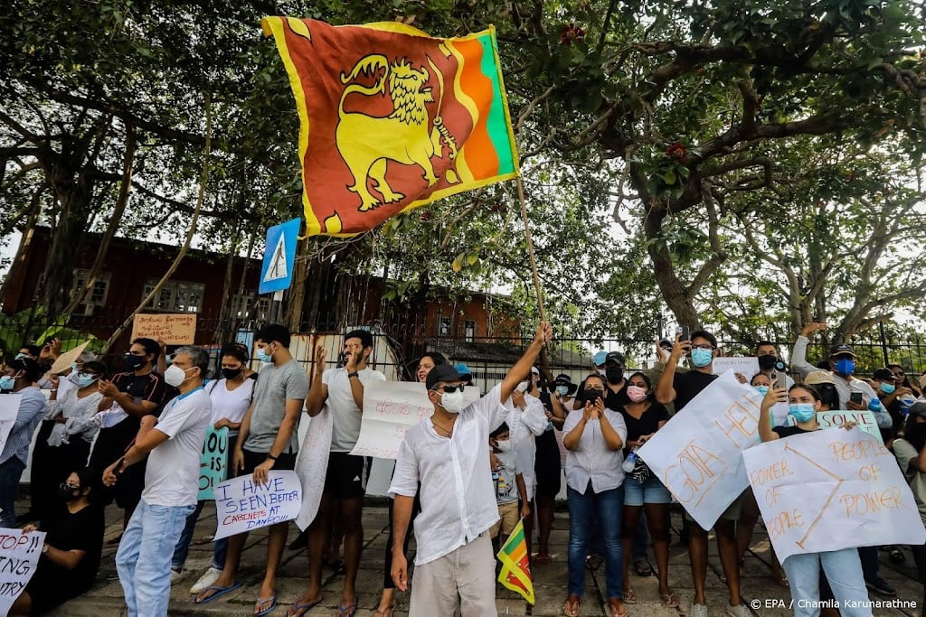Ministers Sri Lanka bieden ontslag aan bij president en premier
