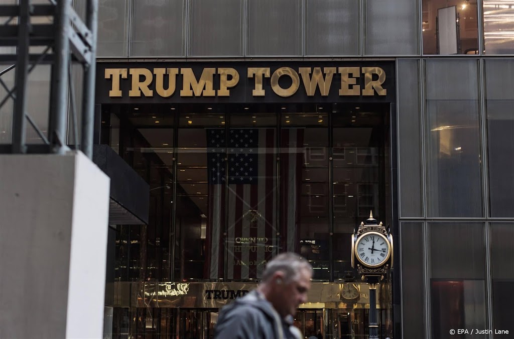 Trump vliegt maandag naar New York voor voorgeleiding