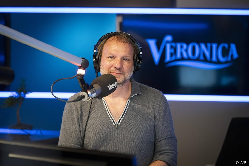Zenderbaas Stenders steunt overname Radio Veronica
