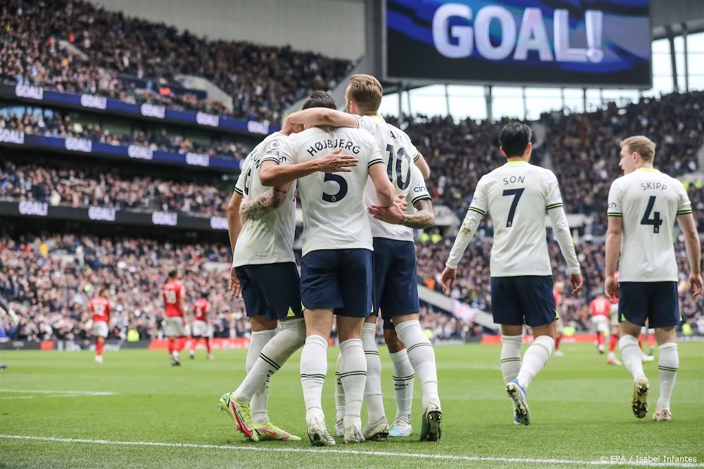 Tottenham geeft zege bij Everton in slotfase weg