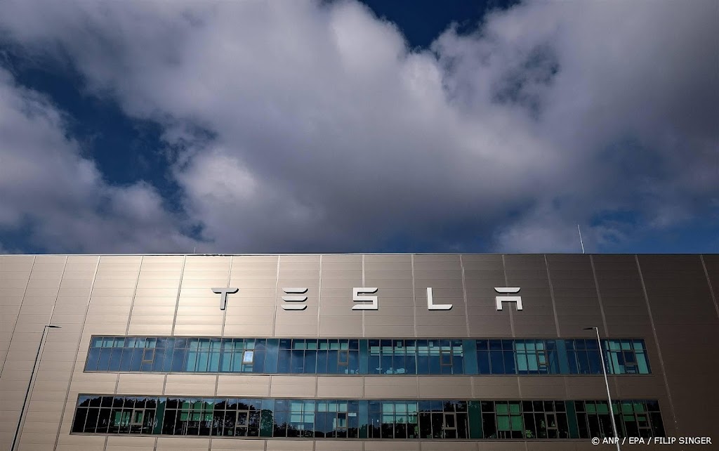 Tesla verder omlaag op Wall Street, Intel onderuit