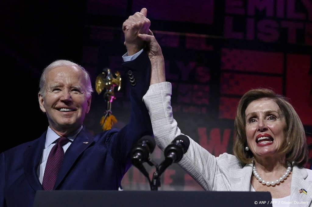 Biden deelt hoogste onderscheiding uit aan Nancy Pelosi