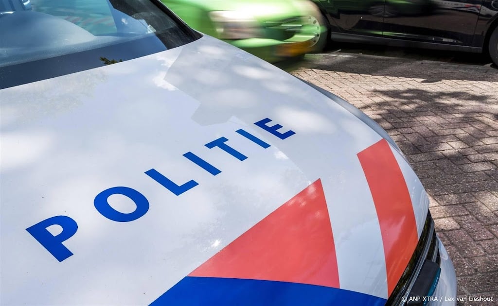 Politie redt man uit kledingcontainer in Venlo