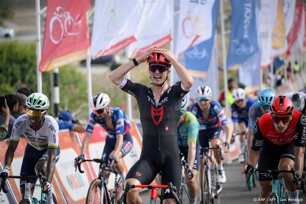 Pluimers en Zijlaard met wielerploeg Tudor naar Giro d'Italia
