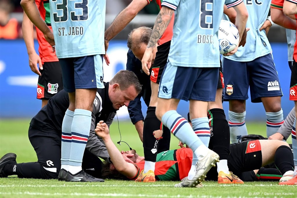 Duel NEC - Willem II tijdelijk stilgelegd na blessure Proper 