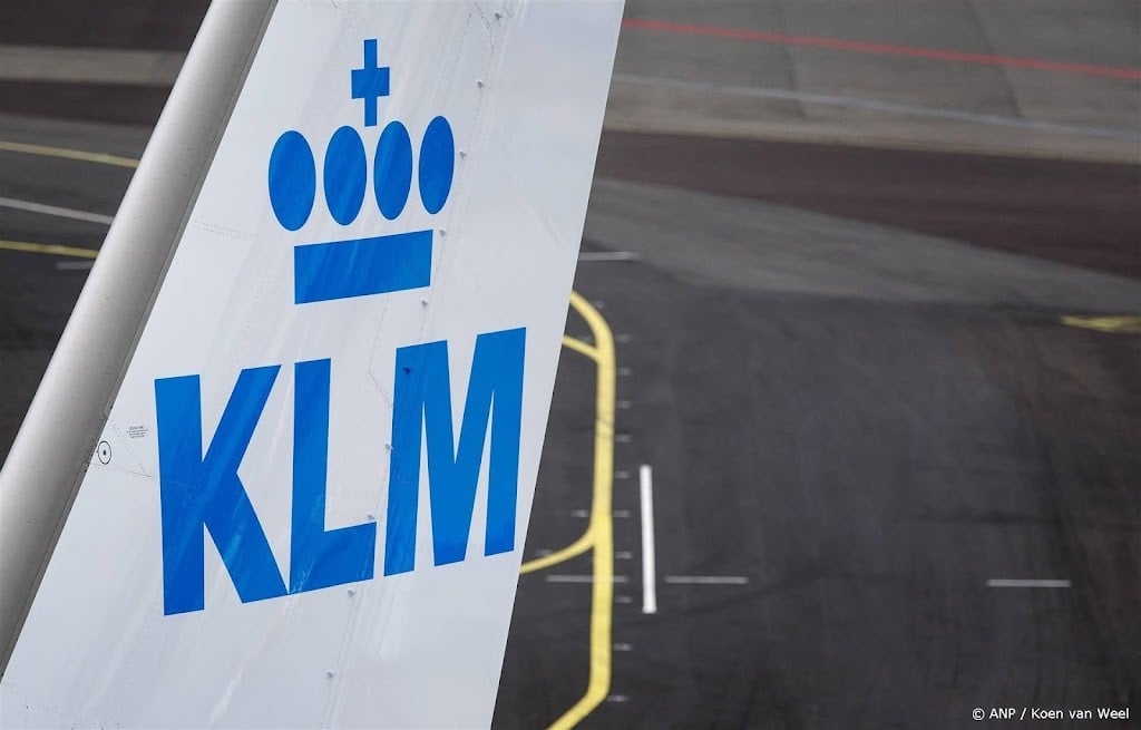 KLM annuleert zondag twee vluchten om onderhoud Boeing 787's