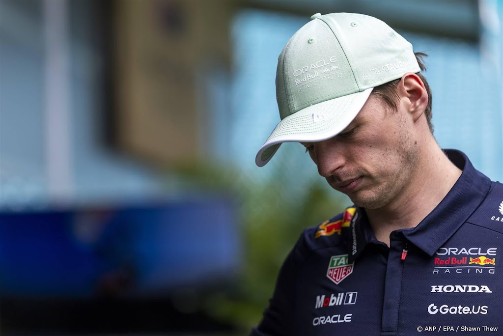 Verstappen door tijdstraf buiten de punten in sprintrace Miami