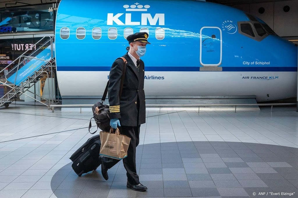 KLM-toestel keert terug naar gate om mondkapjesweigeraar