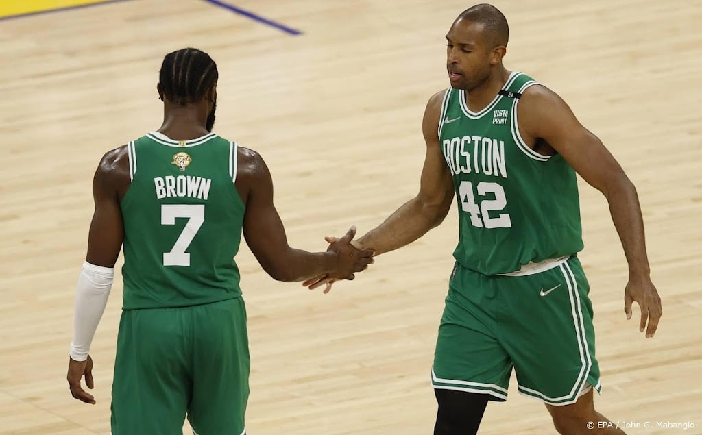 Basketballers Celtics nemen de leiding in NBA Finals