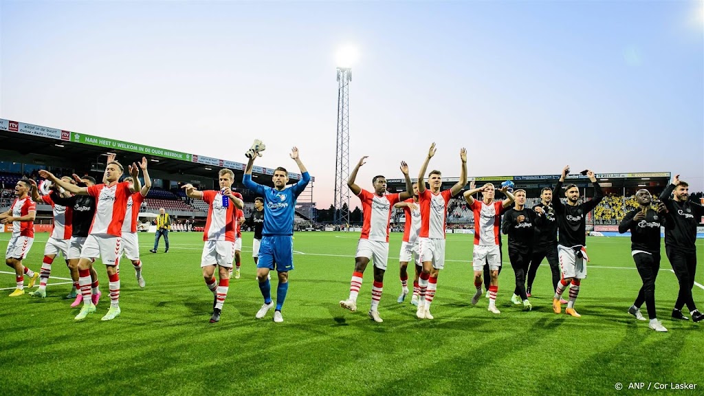 Emmen houdt na zege op NAC uitzicht op nog een jaar Eredivisie 