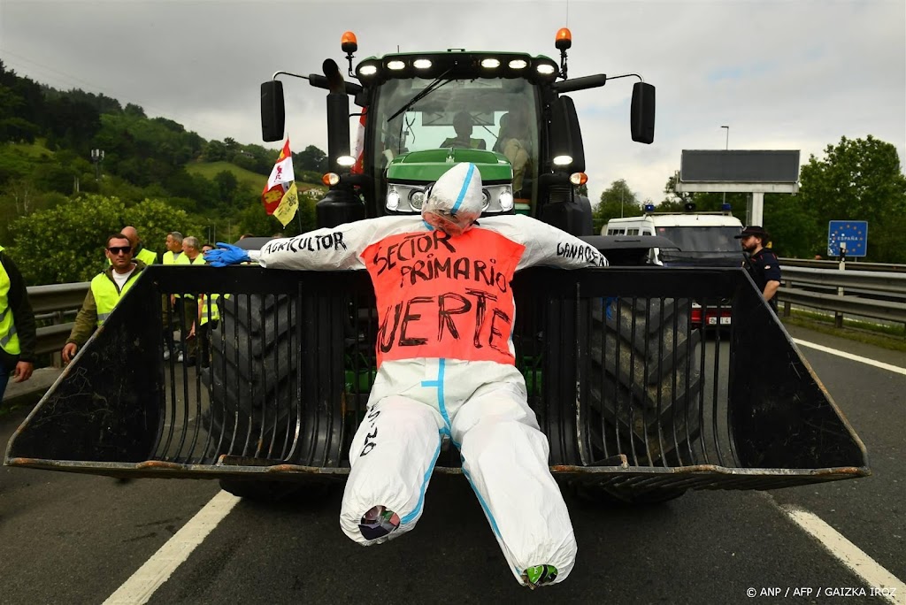 Betogende Franse en Spaanse boeren blokkeren grensovergangen
