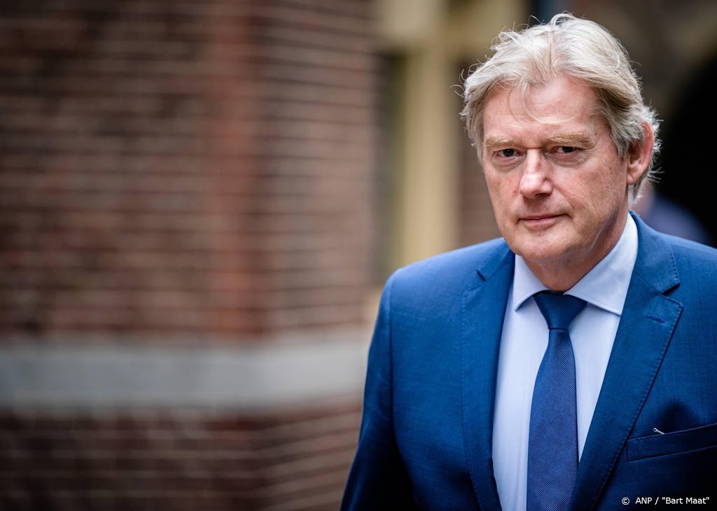 Kabinet zwaait 'met enorme waardering' invalminister Van Rijn uit