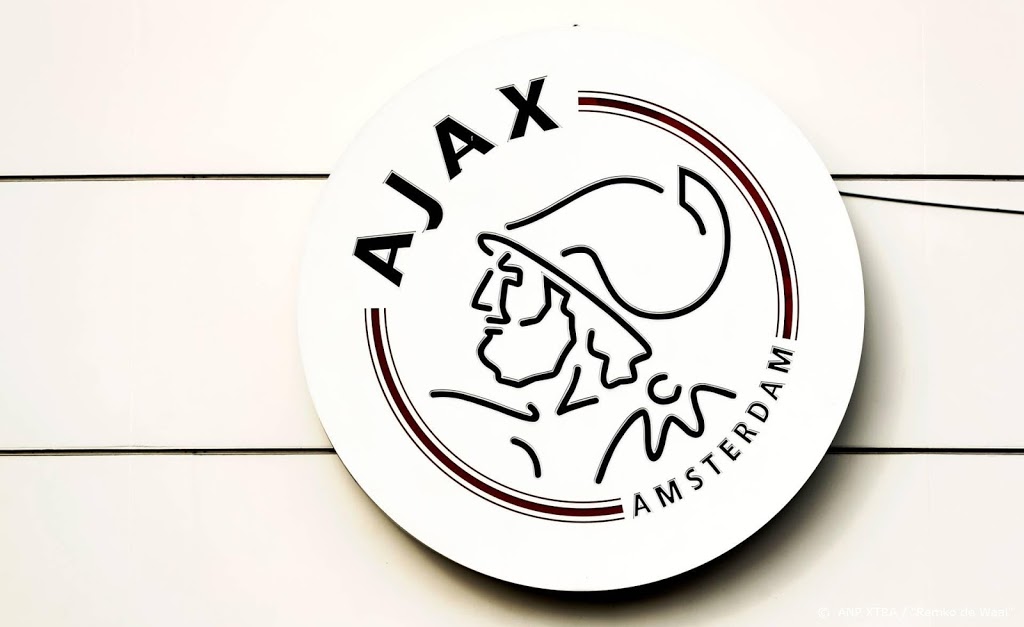 'Ajax laat Botman voor miljoenen naar Lille vertrekken'