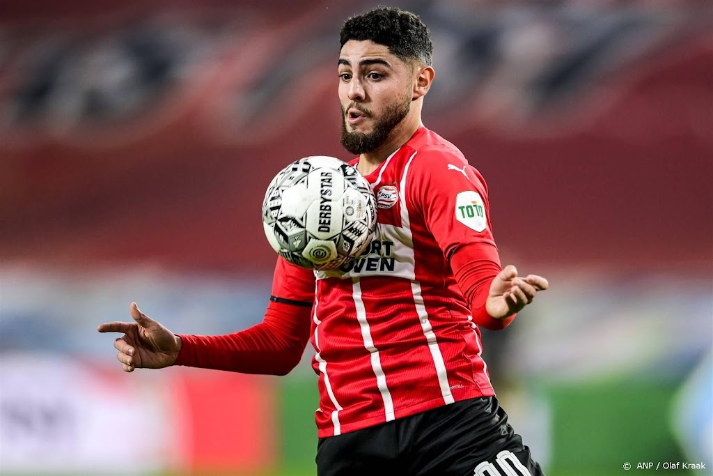 PSV verhuurt Maxi Romero langer aan Racing Club