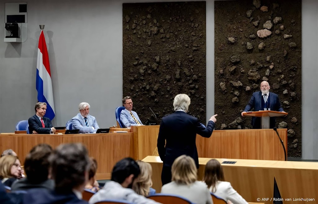 Timmermans botst met Wilders over 'racisme in vak k'