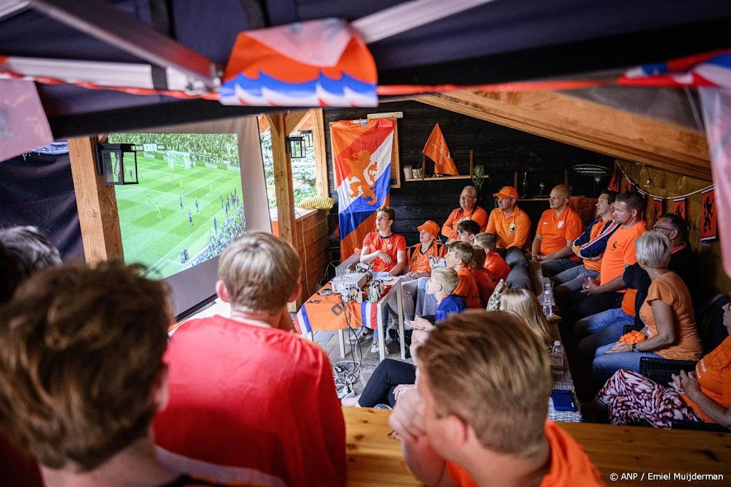 Amper nog grote schermen te huur voor EK-wedstrijd Oranje