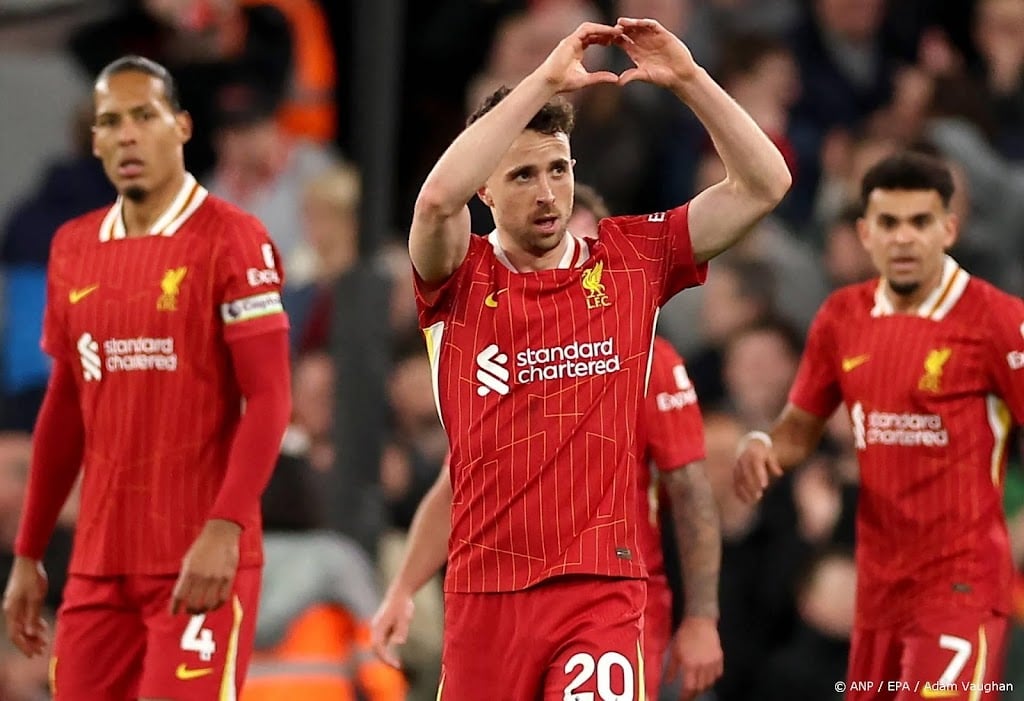 Van Dijk 'helemaal kapot en vol ongeloof' na dood Jota