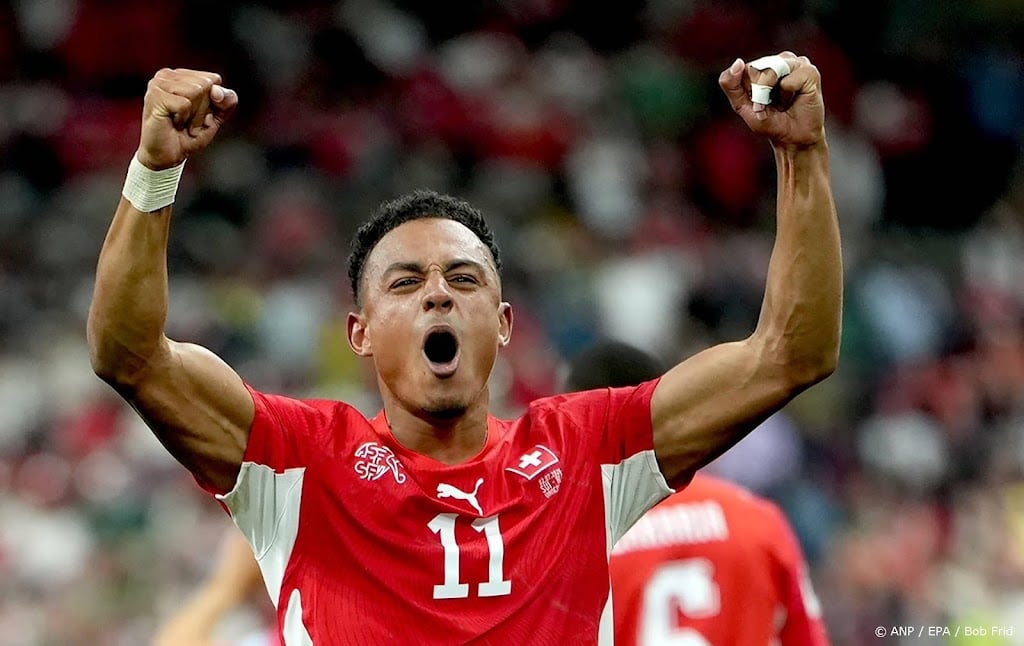 Zwitserland na winst op Algerije naar achtste finales WK voetbal