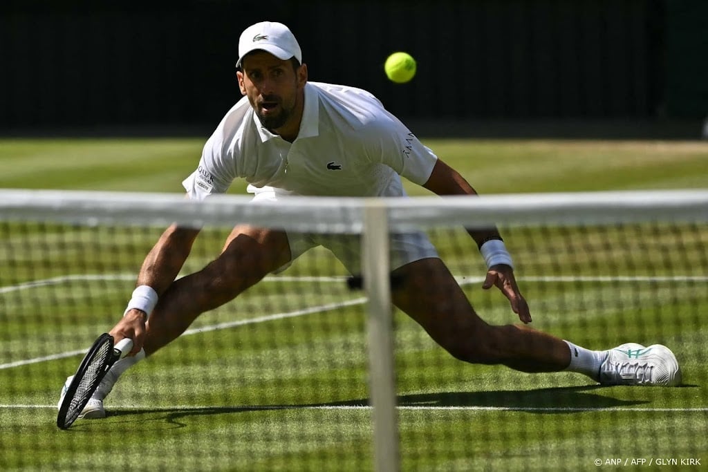 Djokovic langs Rinderknech naar vierde ronde Wimbledon
