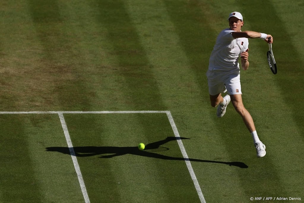 Sinner wint en vervolgt jacht op titelprolongatie Wimbledon 