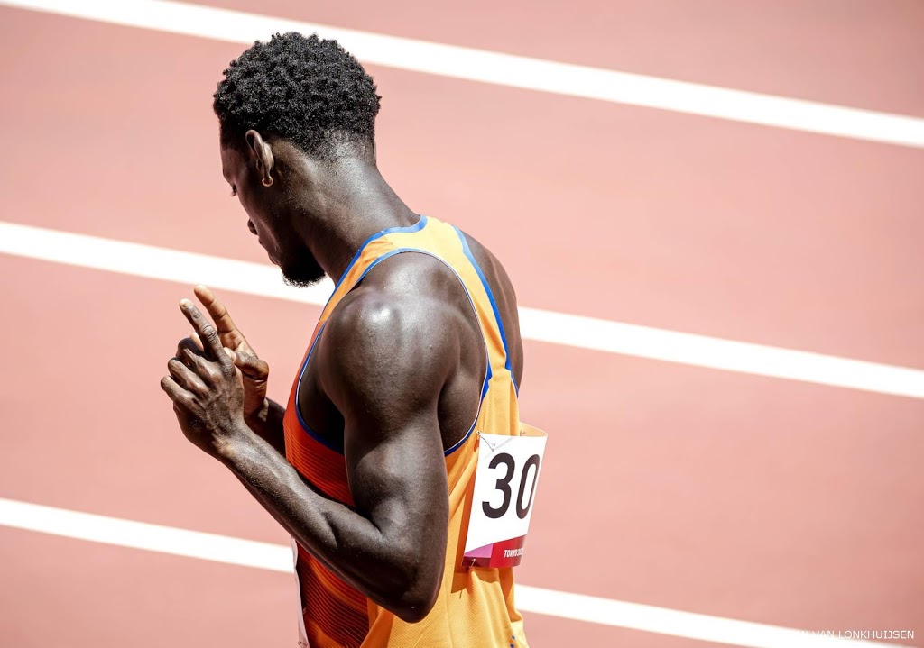 Sprinter Burnet naar halve finales 200 meter in Tokio
