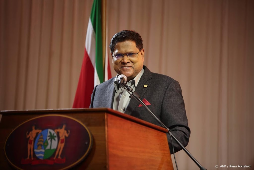 President Suriname volgende maand in gesprek met parlement