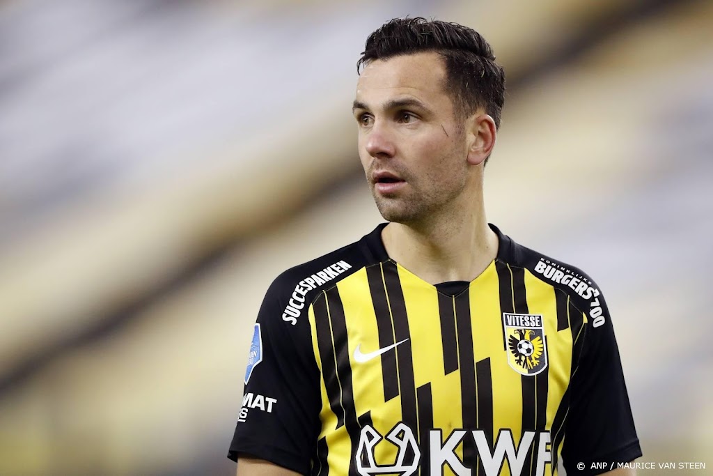 Heracles Almelo haalt middenvelder Bruns terug