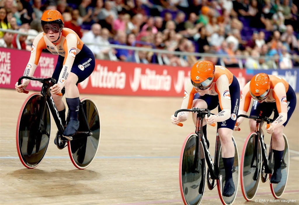Baanrensters met vierde tijd naar eerste ronde teamsprint op WK